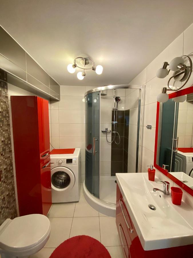 Osrodek Wczasowo-Kolonijny Gron Bed & Breakfast เบียวีดูนาเยซ ภายนอก รูปภาพ