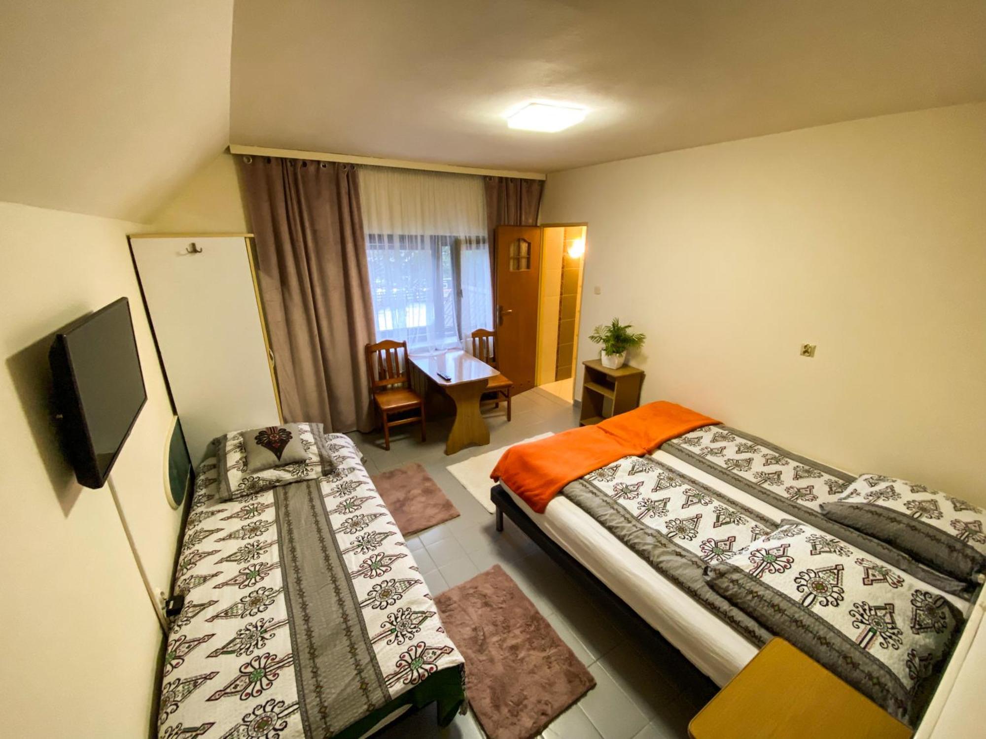 Osrodek Wczasowo-Kolonijny Gron Bed & Breakfast เบียวีดูนาเยซ ภายนอก รูปภาพ
