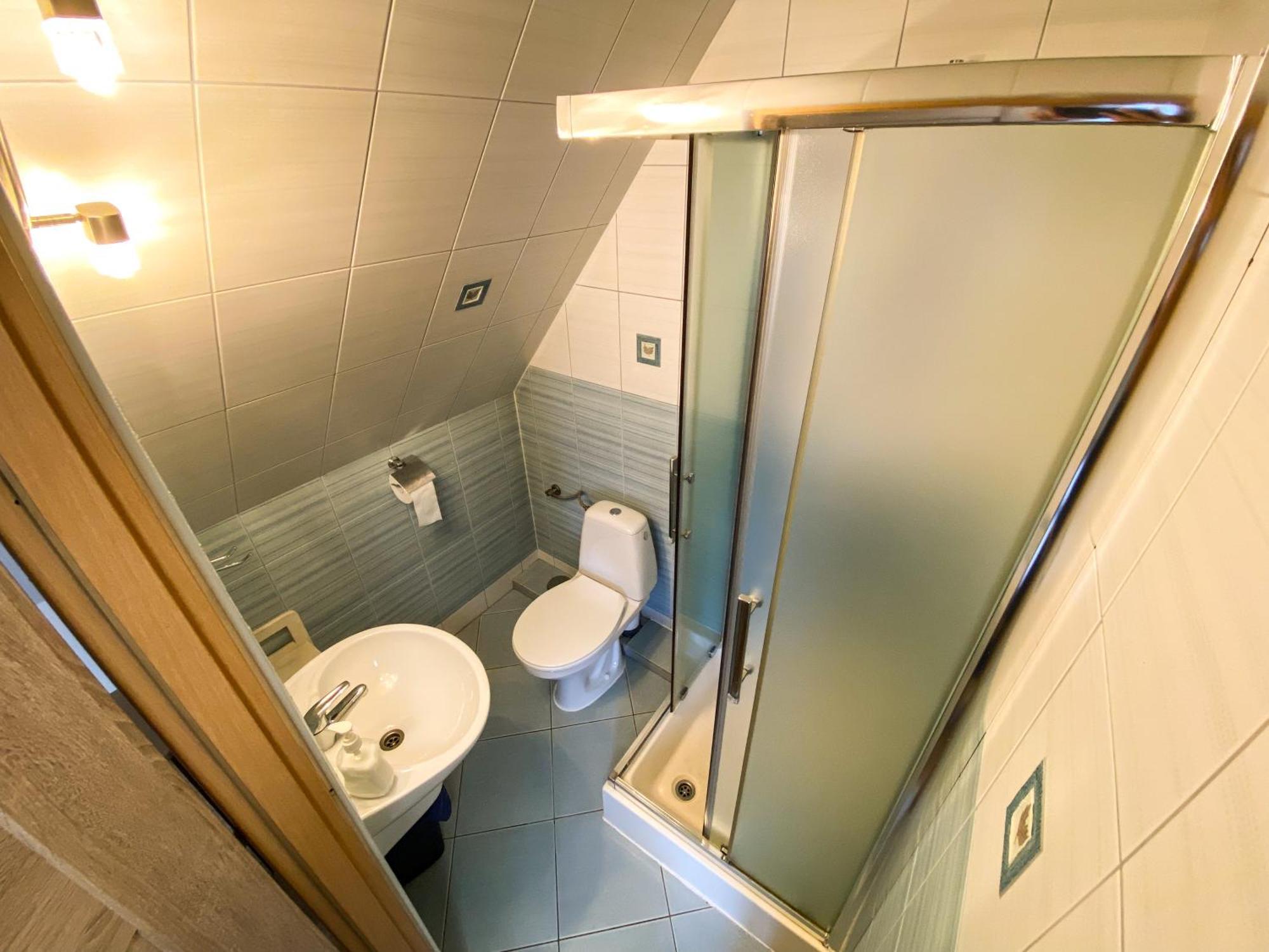 Osrodek Wczasowo-Kolonijny Gron Bed & Breakfast เบียวีดูนาเยซ ภายนอก รูปภาพ