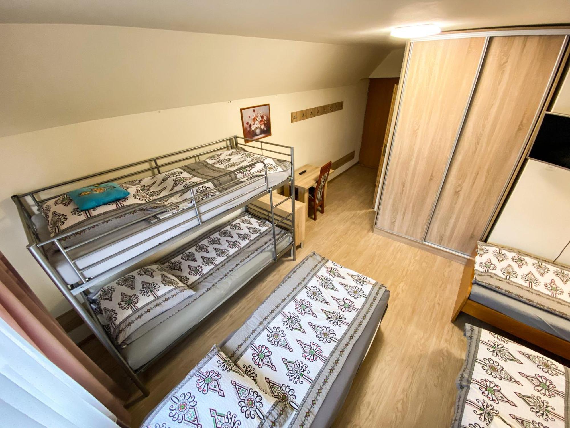 Osrodek Wczasowo-Kolonijny Gron Bed & Breakfast เบียวีดูนาเยซ ภายนอก รูปภาพ