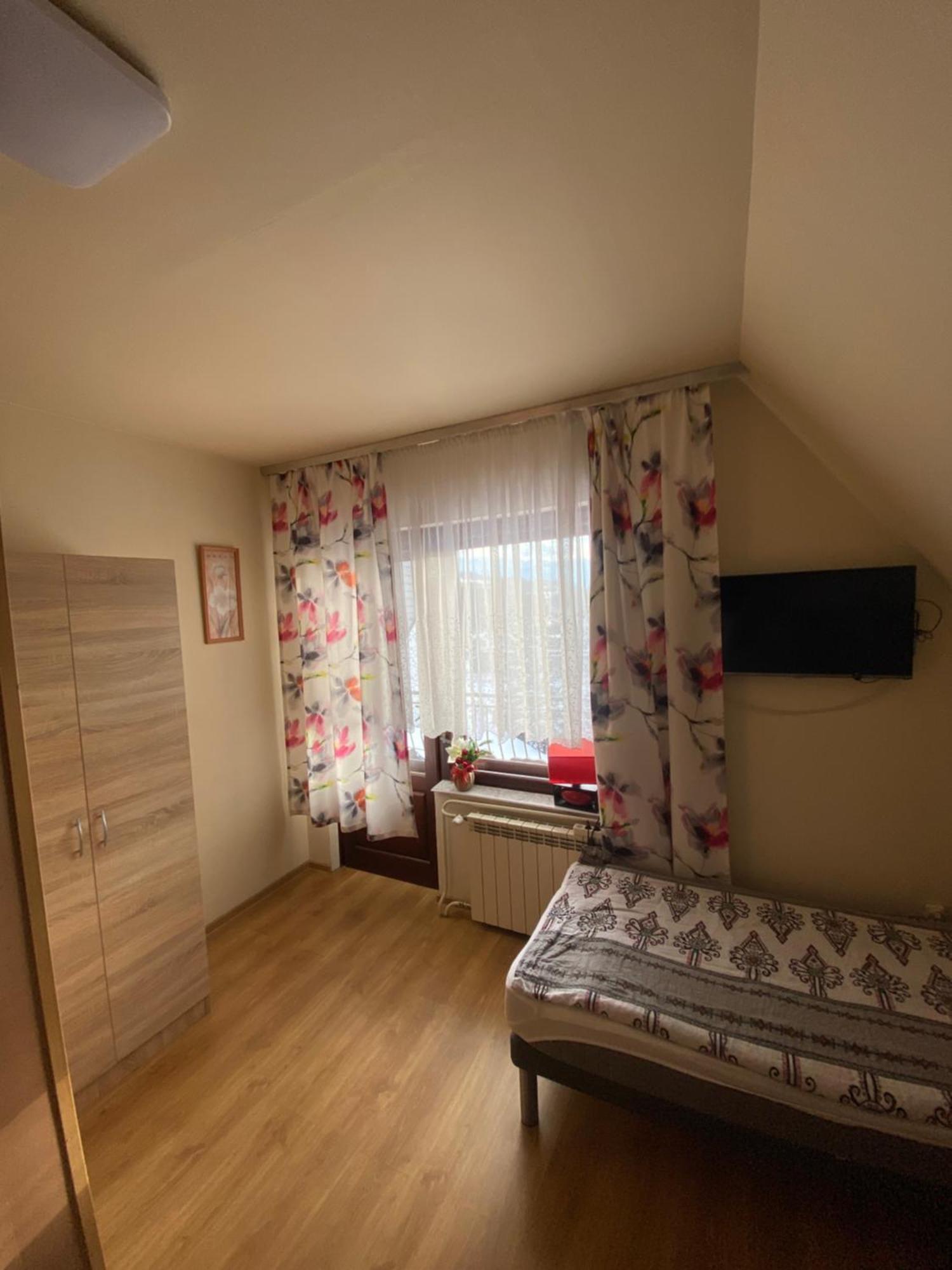 Osrodek Wczasowo-Kolonijny Gron Bed & Breakfast เบียวีดูนาเยซ ภายนอก รูปภาพ